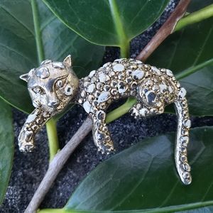 VINTAGE Gold Colored Leopard Cat Brooch